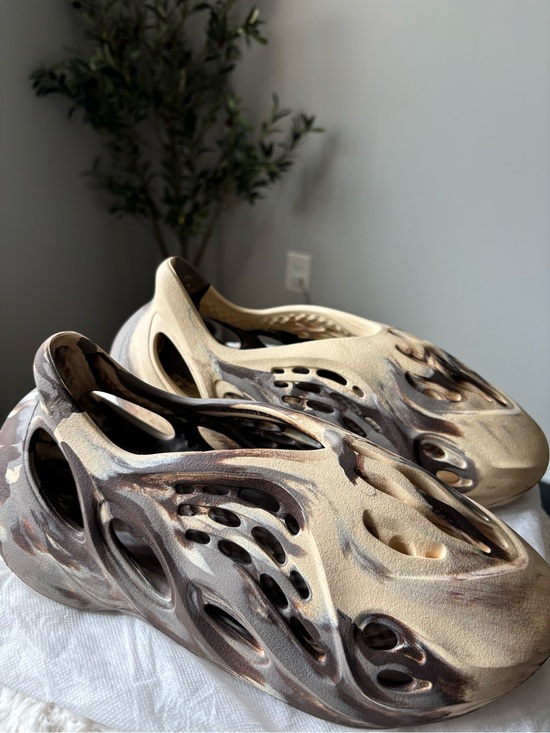Yeezy Other - YEEZY Foam Runners, Size 7 Men/ 8.5 Women